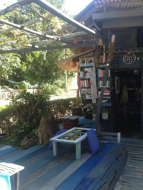 Cashewnut Tree Bungalows Ko Lanta